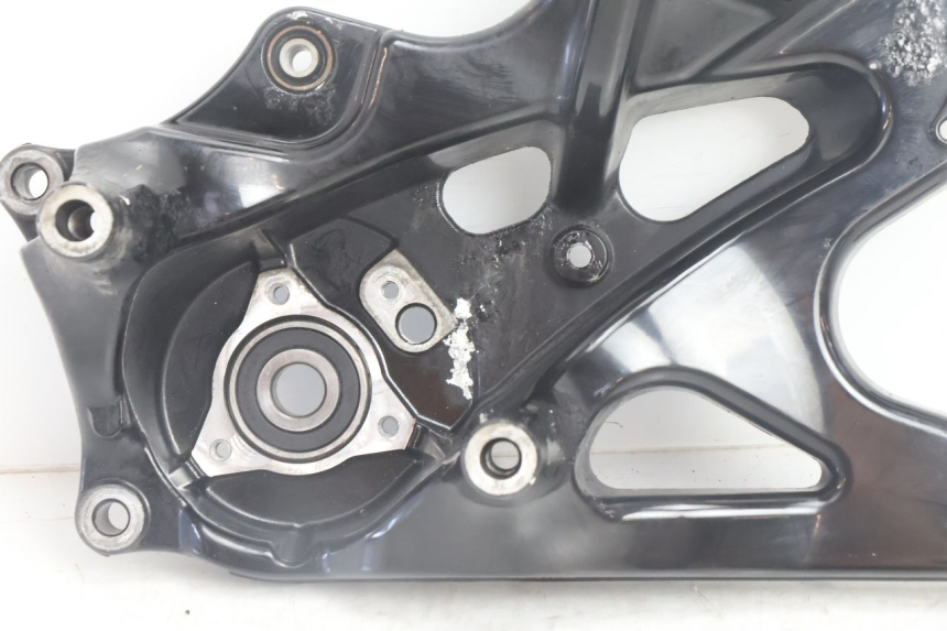 photo de MONTAJE TUBO ESCAPE YAMAHA N-MAX NMAX 125 (2021 - 2024) - Detalle de la pieza