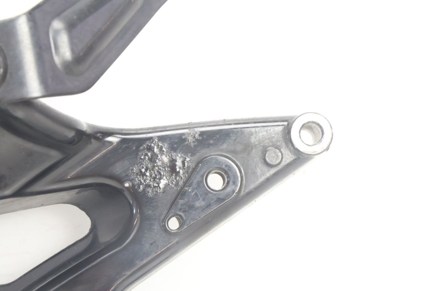 photo de MONTAJE TUBO ESCAPE YAMAHA N-MAX NMAX 125 (2021 - 2024) - Otra perspectiva