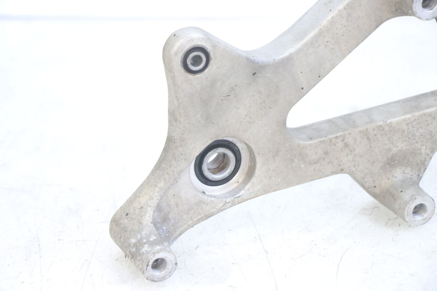 photo de SOPORTE DE ESCAPE HONDA PCX (JF47) 125 (2012 - 2013) - Primer plano técnico