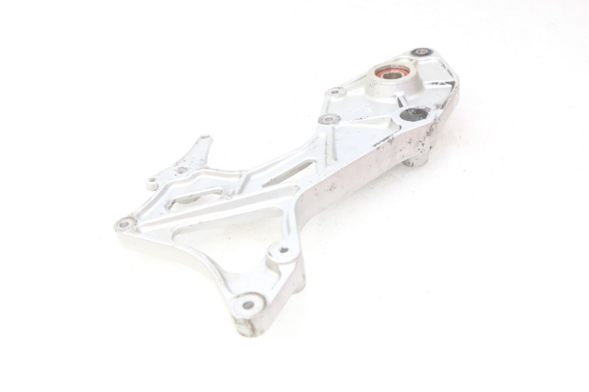 photo de SOPORTE DE ESCAPE KYMCO PEOPLE 250 (2004 - 2008) - Detalle de la pieza