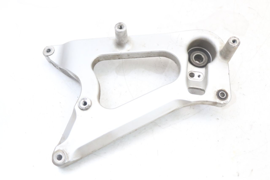 photo de SOPORTE DE ESCAPE PEUGEOT BELVILLE 125 (2017 - 2021) - Detalle de la pieza