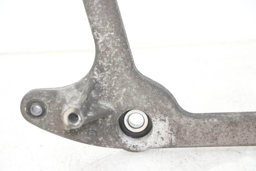 photo de SOPORTE DE ESCAPE PEUGEOT SATELIS 125 (2010 - 2012) - Zoom estado de uso