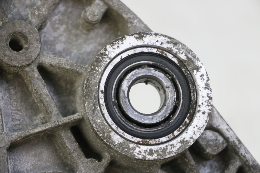 photo de MONTAJE TUBO ESCAPE PEUGEOT SATELIS 125 (2013 - 2018) - Detalle de la pieza