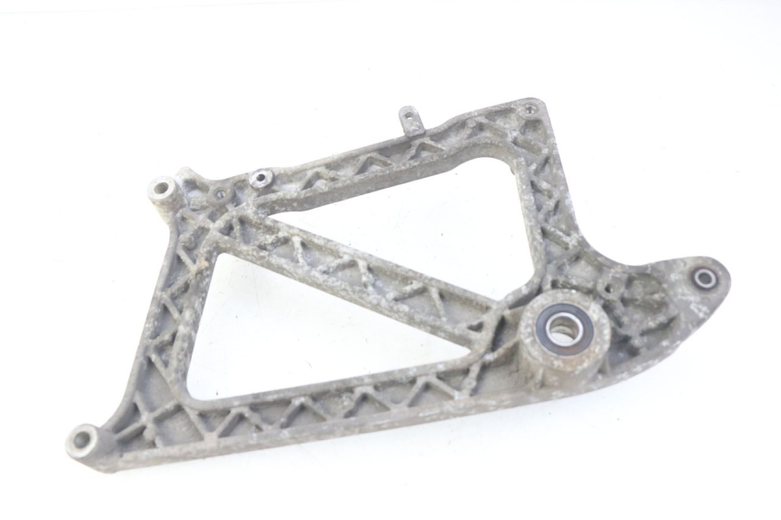 photo de SOPORTE DE ESCAPE PEUGEOT SATELIS COMPRESSOR K15 125 (2006 - 2009) - Detalle de la pieza