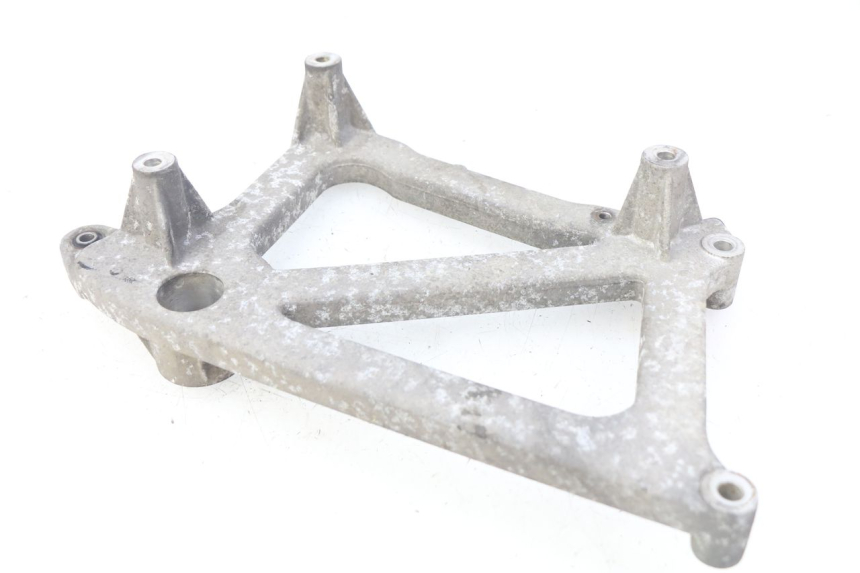 photo de SOPORTE DE ESCAPE PEUGEOT SATELIS COMPRESSOR K15 125 (2006 - 2009) - Otra perspectiva