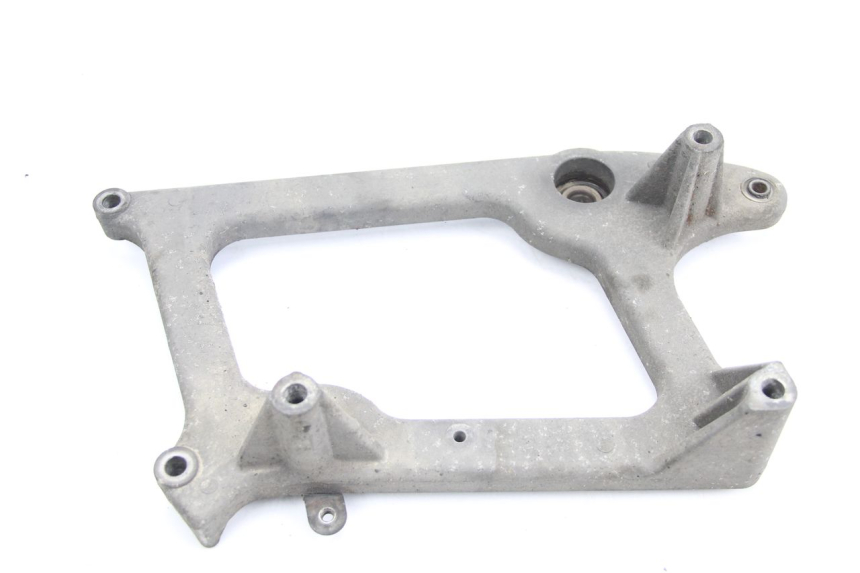 photo de SOPORTE DE ESCAPE PEUGEOT SATELIS 125 (2006 - 2009) - Otra perspectiva