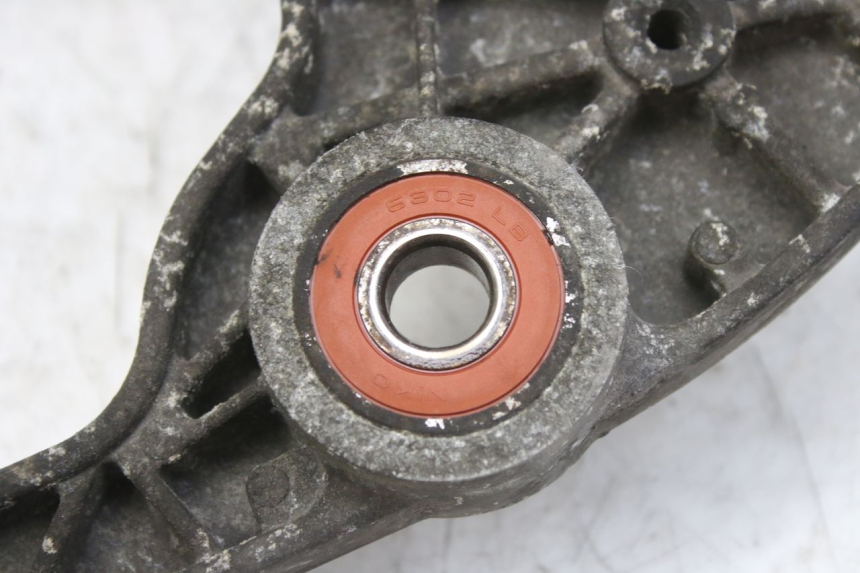 photo de SOPORTE DE ESCAPE PEUGEOT SATELIS 125 (2010 - 2012) - Detalle de la pieza