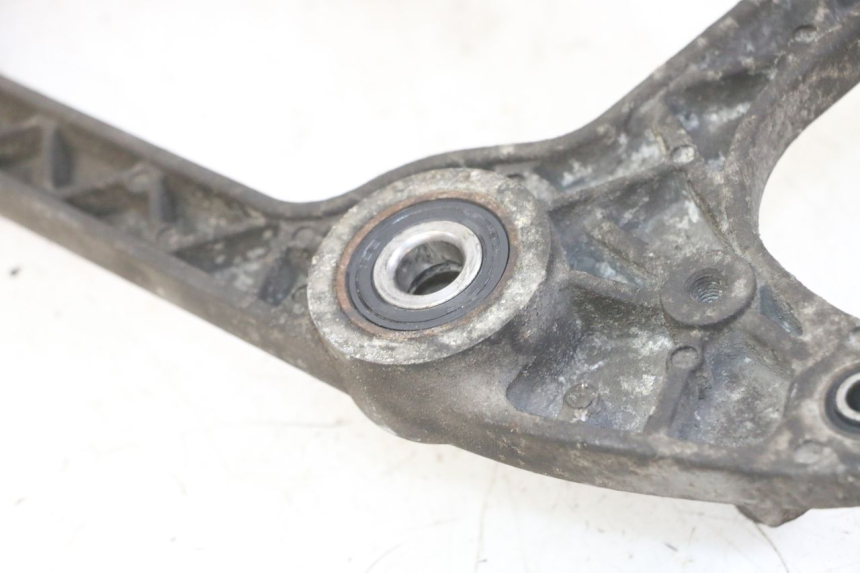 photo de MONTAJE TUBO ESCAPE PEUGEOT SATELIS 125 (2013 - 2018) - Zoom estado de uso