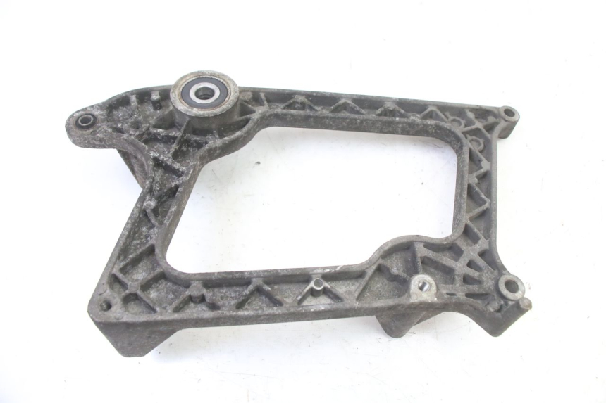 photo de MONTAJE TUBO ESCAPE PEUGEOT SATELIS 125 (2013 - 2018) - Otra perspectiva