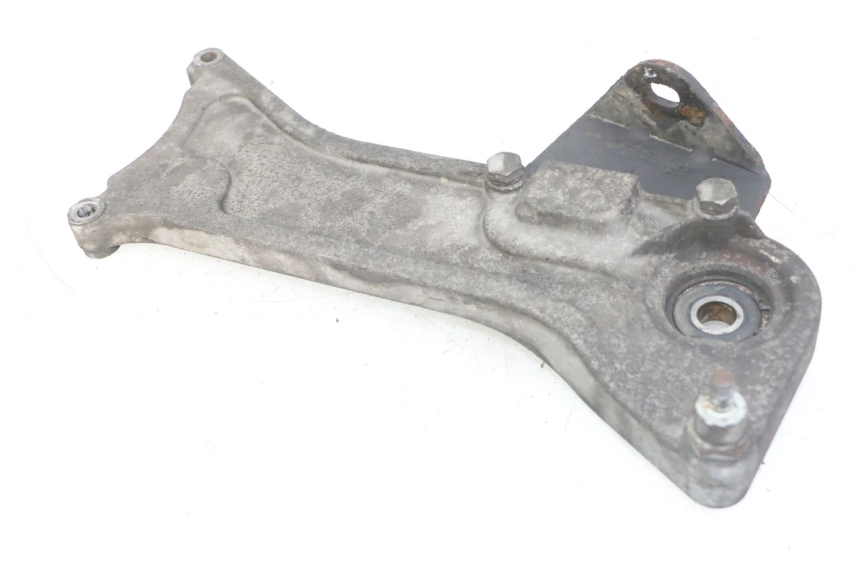 photo de MONTAJE TUBO ESCAPE APRILIA SCARABEO GT TOURING 125 (1999 - 2005) - Primer plano técnico