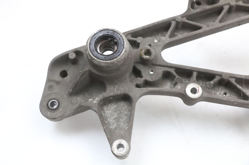 photo de MONTAJE TUBO ESCAPE HONDA SH ABS 125 (2012 - 2017) - Detalles de los puntos de fijación