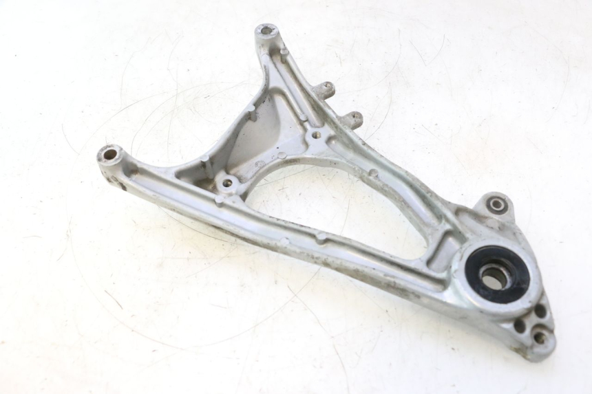 photo de MONTAJE TUBO ESCAPE HONDA SH 125 (2001 - 2003) - Primer plano técnico
