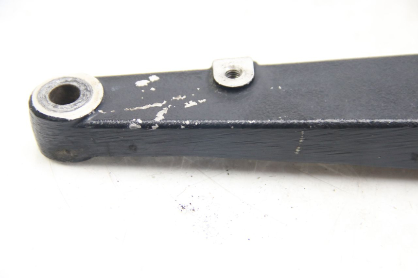 photo de SOPORTE DE ESCAPE SUZUKI SIXTEEN 125 (2008 - 2010) - Características distintivas