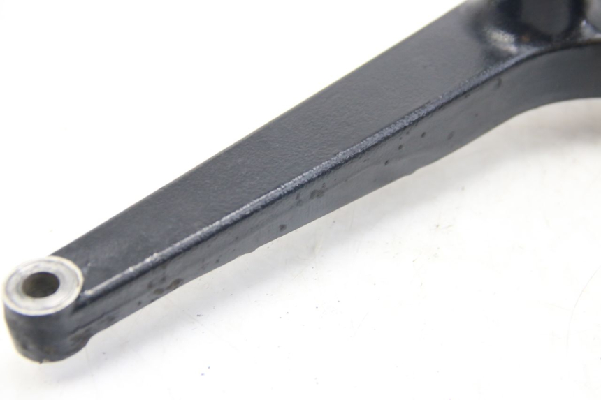 photo de SOPORTE DE ESCAPE SUZUKI SIXTEEN 125 (2008 - 2010) - Primer plano de alta resolución