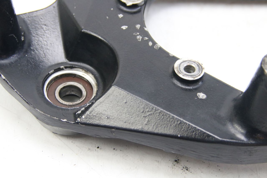 photo de SOPORTE DE ESCAPE SUZUKI SIXTEEN 125 (2008 - 2010) - Enfoque en la estructura