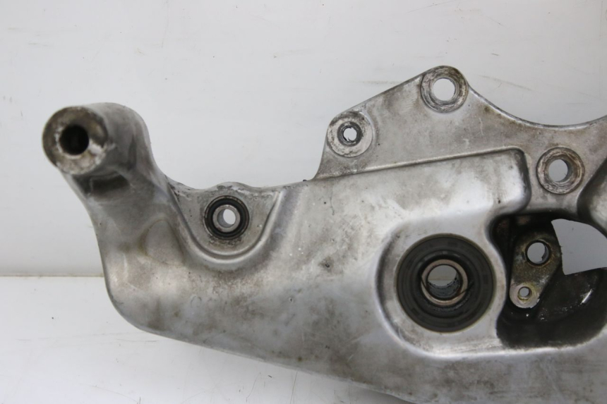 photo de SOPORTE DE ESCAPE MBK SKYCRUISER 125 (2010 - 2013) - Otra vista del artículo