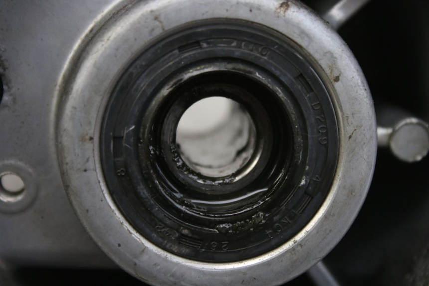 photo de SOPORTE DE ESCAPE MBK SKYCRUISER 125 (2010 - 2013) - Detalles de los puntos de fijación