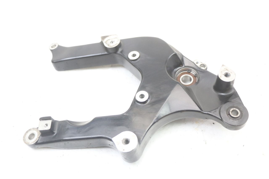 photo de MONTAJE TUBO ESCAPE SUZUKI BURGMAN 125 (2018 - 2021) - Detalle de la pieza