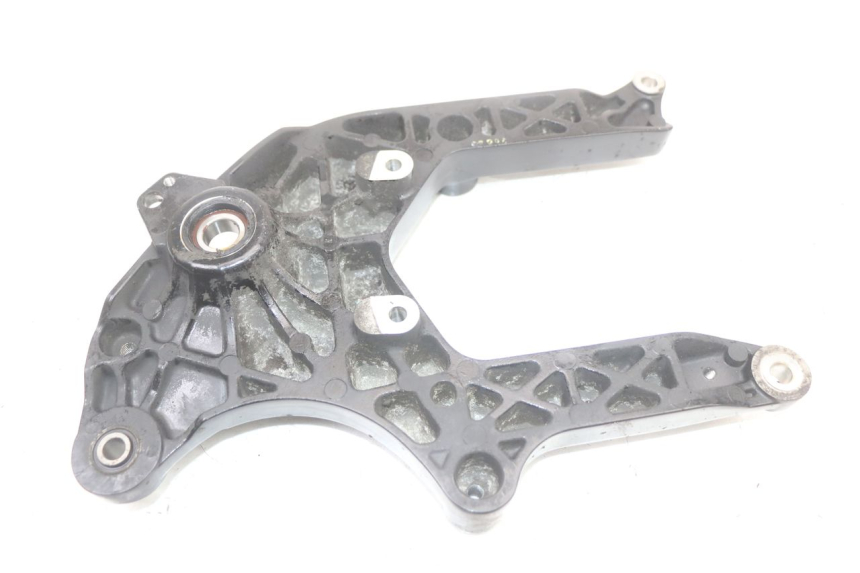 photo de MONTAJE TUBO ESCAPE SUZUKI BURGMAN 125 (2018 - 2021) - Otra perspectiva