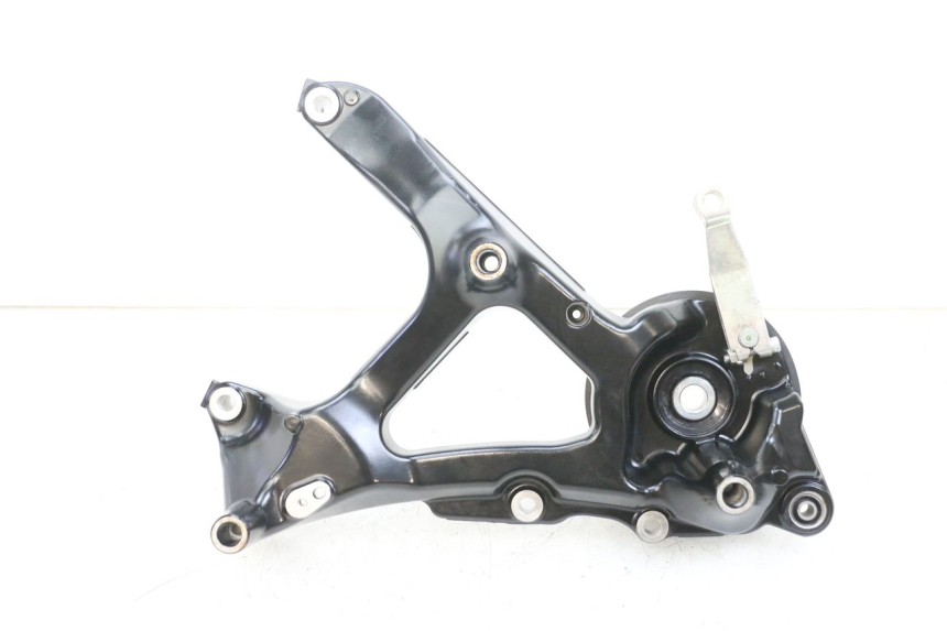 photo de MONTAJE TUBO ESCAPE YAMAHA TRICITY 300 (2020 - 2024) - Vista principal