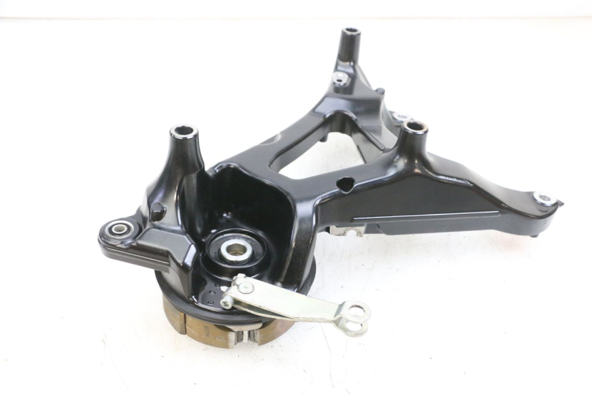 photo de MONTAJE TUBO ESCAPE YAMAHA TRICITY 300 (2020 - 2024) - Vista general del producto