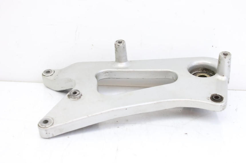 photo de SOPORTE DE ESCAPE PEUGEOT TWEET 125 (2010 - 2017) - Detalle de la pieza