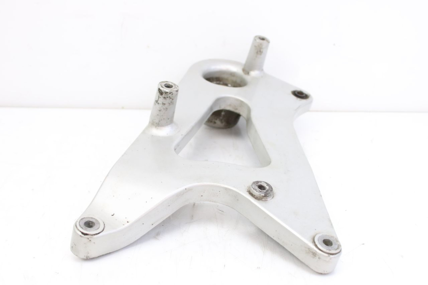 photo de SOPORTE DE ESCAPE PEUGEOT TWEET 125 (2010 - 2017) - Zoom estado de uso