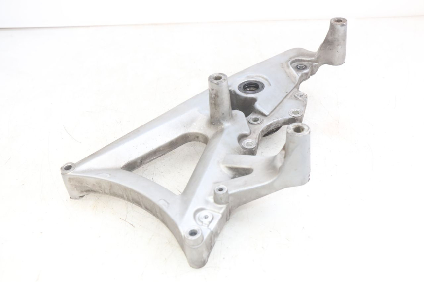 photo de SOPORTE DE ESCAPE YAMAHA X-MAX XMAX 125 (2010 - 2013) - Otra perspectiva