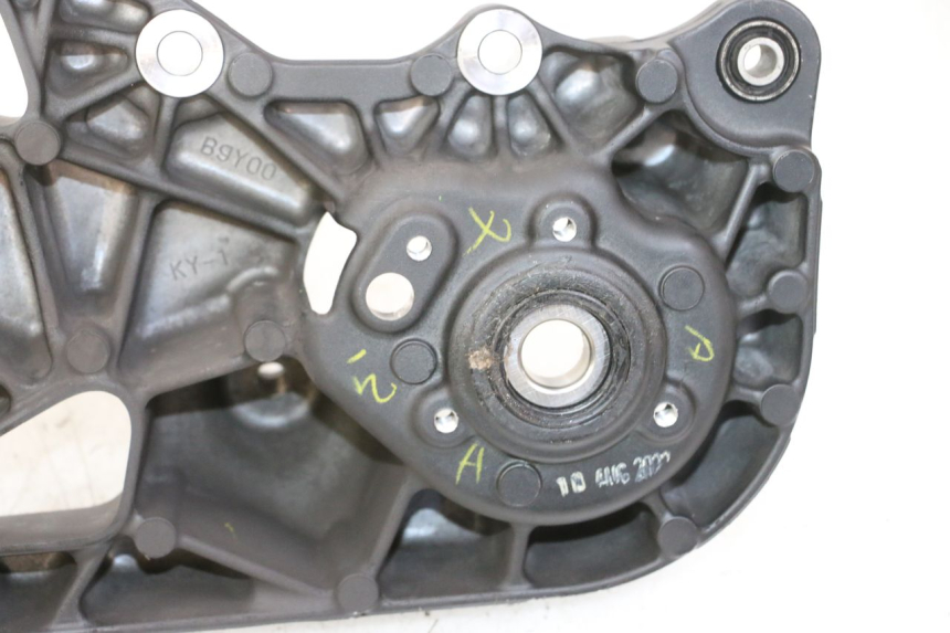 photo de MONTAJE TUBO ESCAPE YAMAHA XMAX X-MAX 125 (2021 - 2025) - Detalle de la pieza