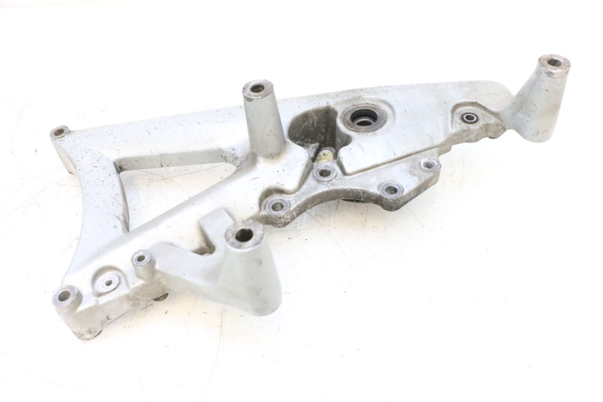 photo de SOPORTE DE ESCAPE YAMAHA X-MAX XMAX 125 (2010 - 2013) - Primer plano técnico