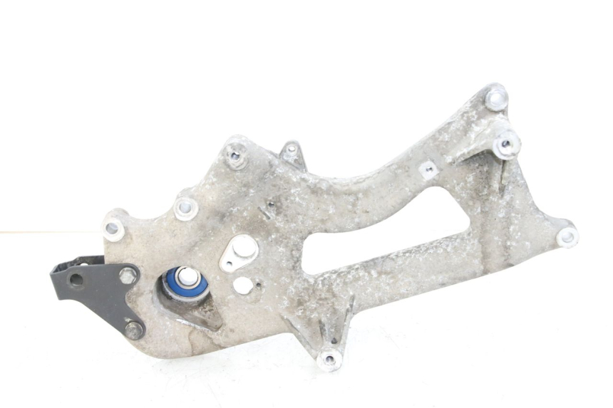 photo de MONTAJE TUBO ESCAPE PIAGGIO X10 125 (2012 - 2017) - Vista principal