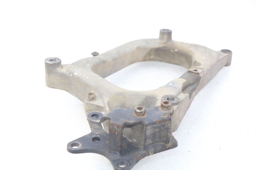 photo de SOPORTE DE ESCAPE PIAGGIO X7 125 (2007 - 2013) - Otra perspectiva