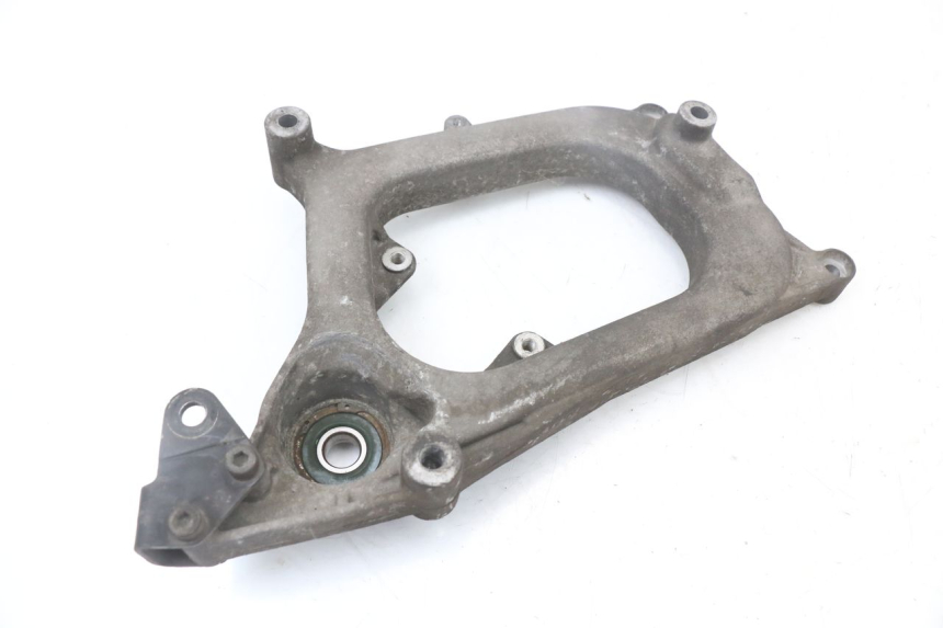 photo de SOPORTE DE ESCAPE PIAGGIO X8 125 (2004 - 2007) - Detalle de la pieza