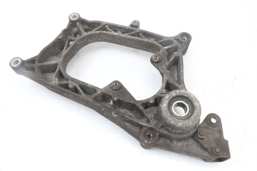 photo de SOPORTE DE ESCAPE PIAGGIO X8 125 (2004 - 2007) - Primer plano técnico