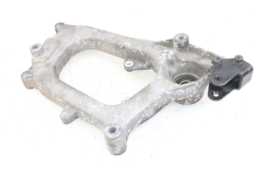 photo de SOPORTE DE ESCAPE PIAGGIO X8 125 (2004 - 2007) - Detalle de la pieza