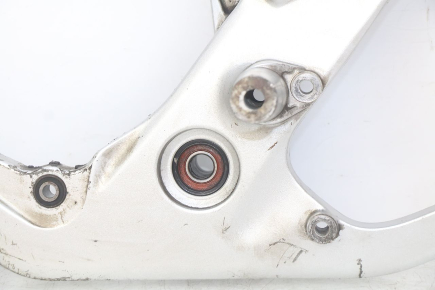 photo de SOPORTE DE ESCAPE YAMAHA YP MAJESTY 125 (2007 - 2010) - Detalles de los puntos de fijación