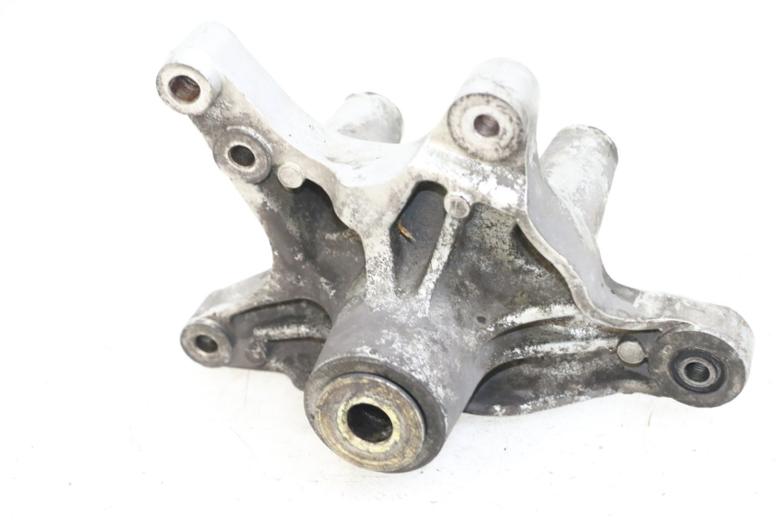 photo de SOPORTE DE ESCAPE YAMAHA YP MAJESTY 125 (2002 - 2006) - Detalle de la pieza