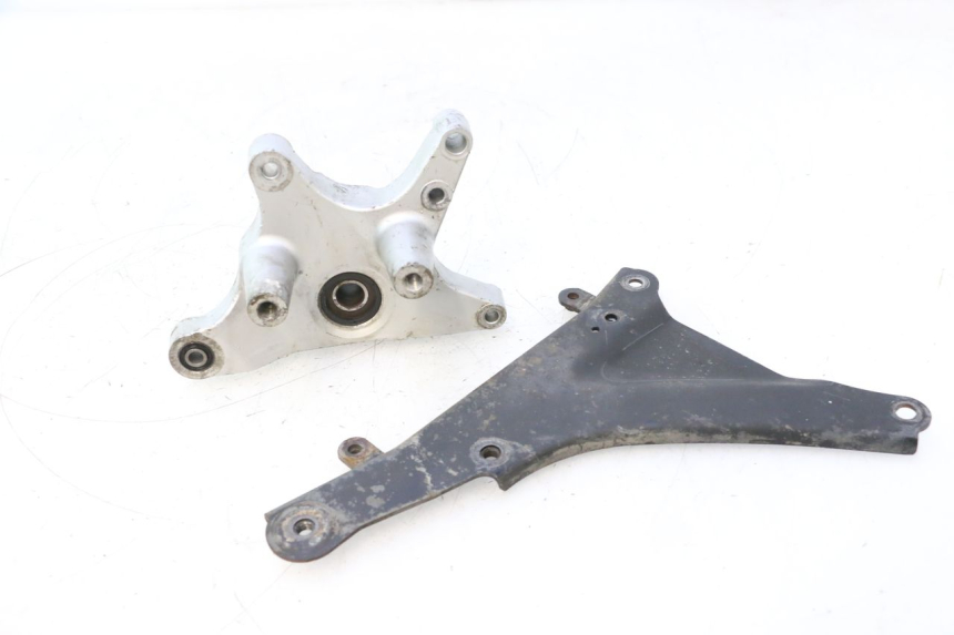 photo de SOPORTE DE ESCAPE YAMAHA YP MAJESTY 125 (2002 - 2006) - Vista principal