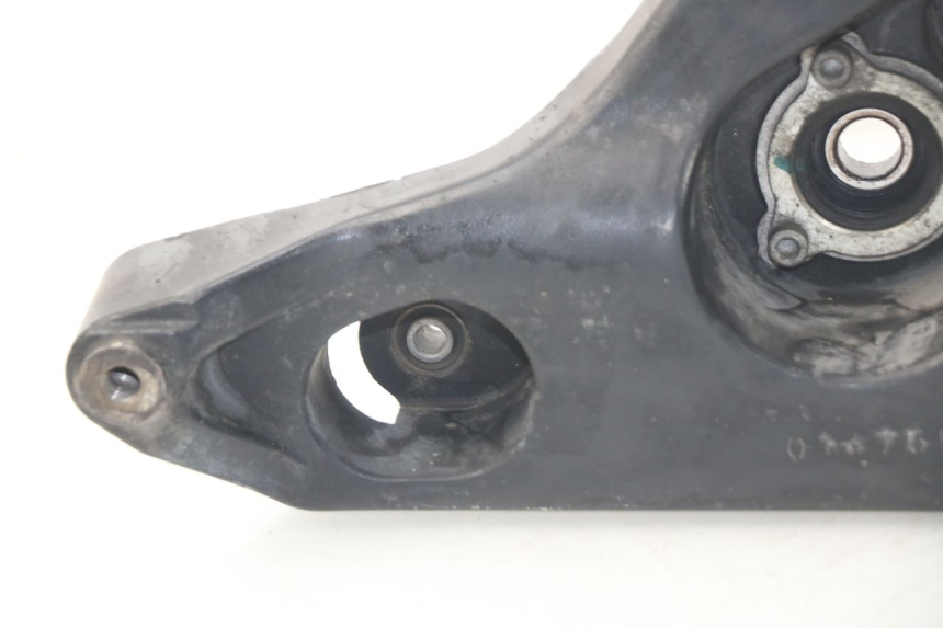 photo de MONTAJE TUBO ESCAPE YAMAHA YP X-MAX XMAX 400 (2014 - 2017) - Primer plano técnico