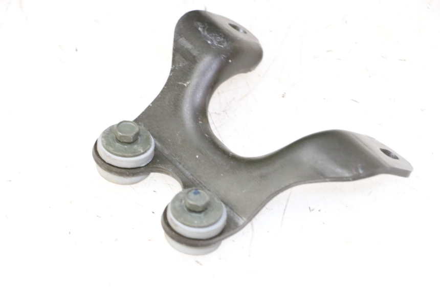 photo de SOPORTE DEPOSITO FUEL YAMAHA FZ6 FAZER S2 600 (2007 - 2011) - Zoom estado de uso