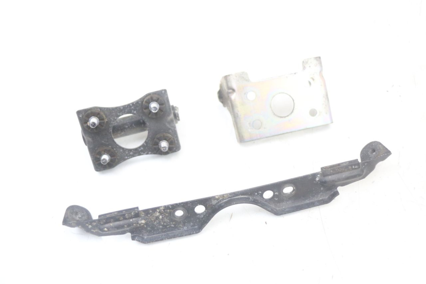 photo de SOPORTE DEPOSITO FUEL SUZUKI GSR 750 (2011 - 2017) - Detalle de la pieza