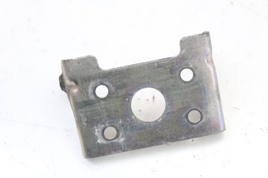 photo de SOPORTE DEPOSITO FUEL SUZUKI GSR 750 (2011 - 2017) - Recambio usado revisado
