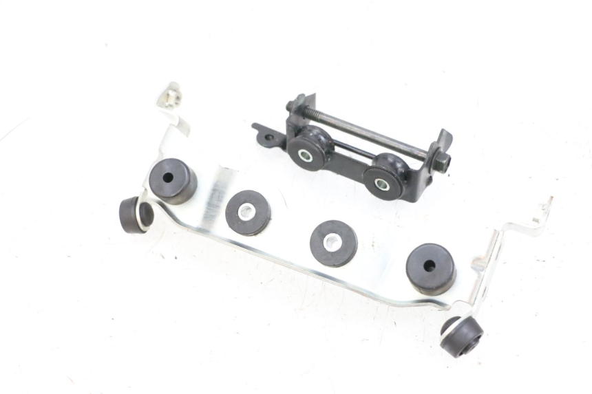 photo de SOPORTE DEPOSITO FUEL YAMAHA MT-07 MT07 ABS 700 (2018 - 2020) - Zoom estado de uso