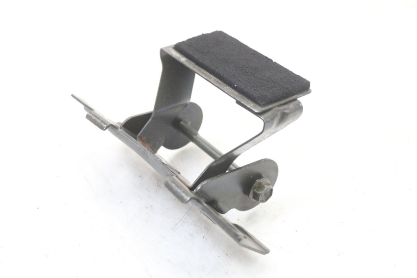 photo de SOPORTE DEPOSITO FUEL SUZUKI SV S 650 (1999 - 2002) - Detalle de la pieza