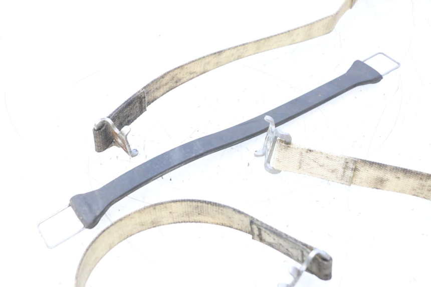 photo de SOPORTE DEPOSITO FUEL YAMAHA WAVE RUNNER GP R 1200 (2000 - 2003) - Otra perspectiva
