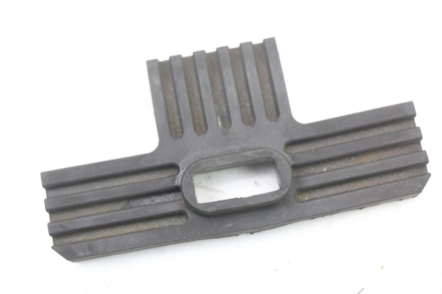photo de SOPORTE DEPOSITO FUEL YAMAHA XJS DIVERSION 600 (1997 - 1999) - Detalle de la pieza