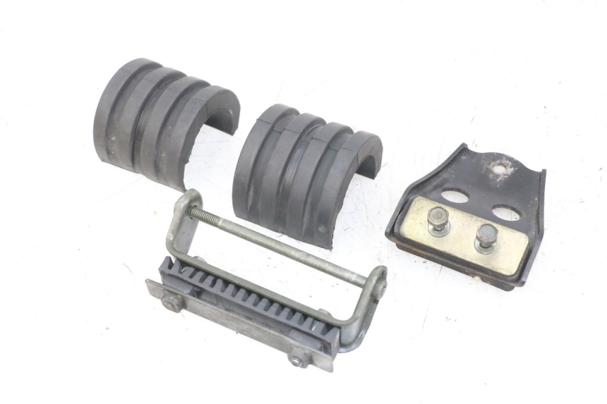 photo de SOPORTE DEPOSITO FUEL YAMAHA FZS FAZER 600 (2001 - 2003) - Vista principal