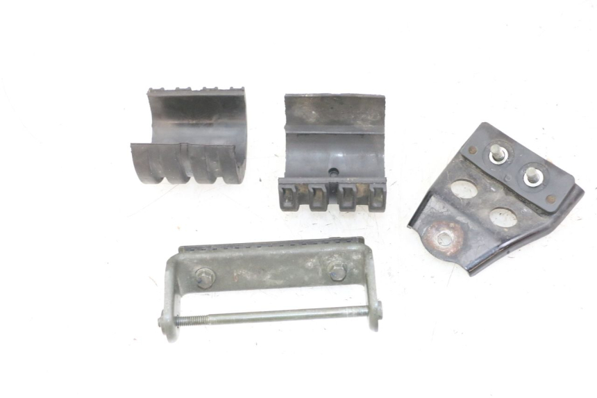 photo de SOPORTE DEPOSITO FUEL YAMAHA FZS FAZER 600 (2001 - 2003) - Detalle de la pieza