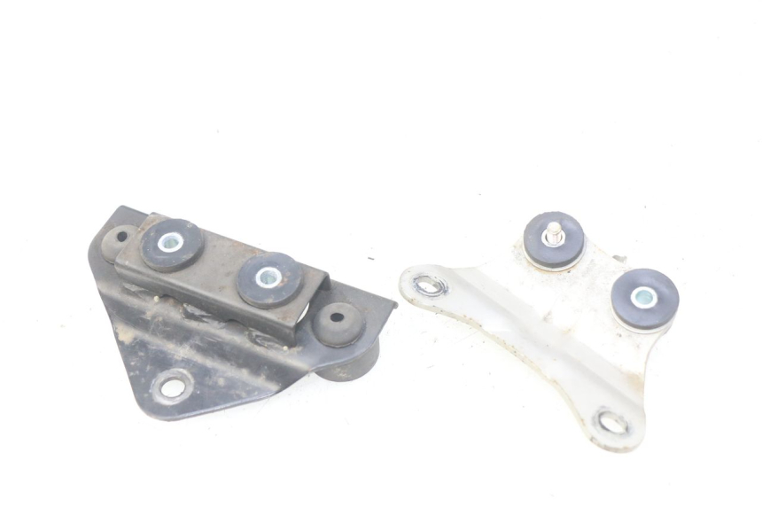 photo de SOPORTE DE DEPÓSITO KAWASAKI ZZR 600 (1995 - 2004) - Detalle de la pieza
