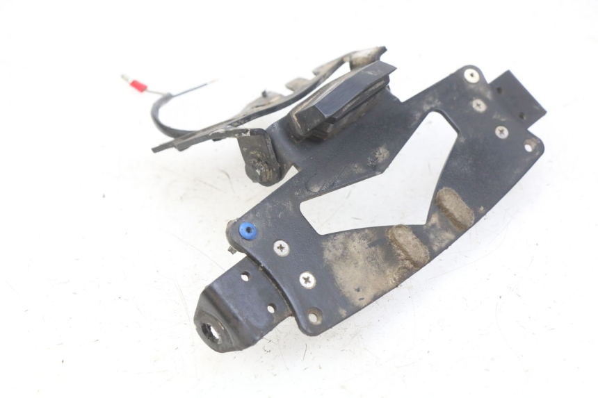 photo de SOPORTE DE MATRíCULA HONDA CB R 1000 (2018 - 2023) - Primer plano técnico